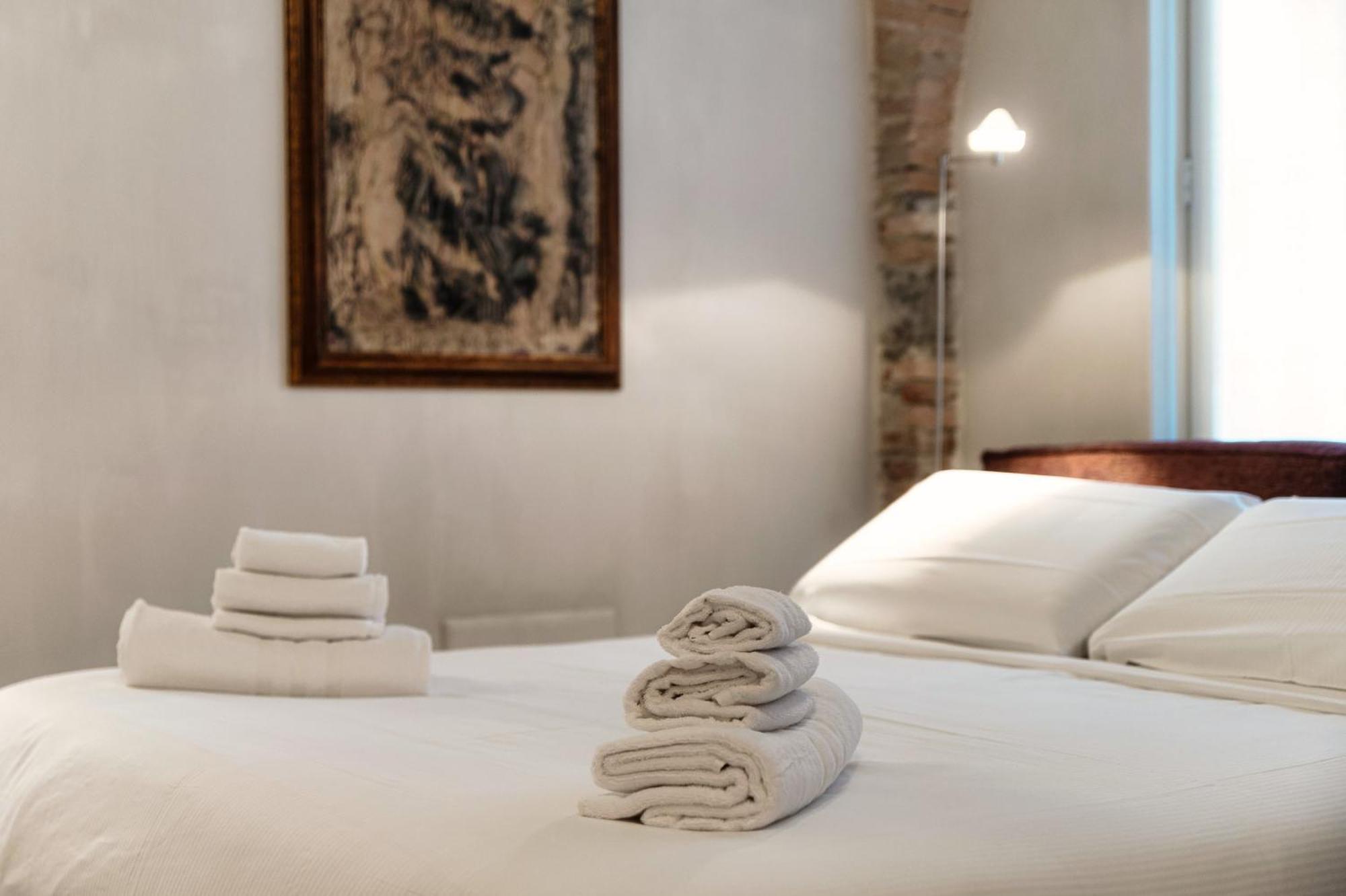 Suites Lorodellago Como - The House Of Travelers Buitenkant foto